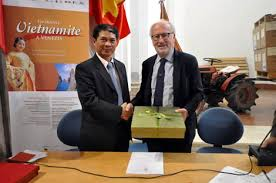 ຊຸມວັນຫວຽດນາມຢູ່ Venice